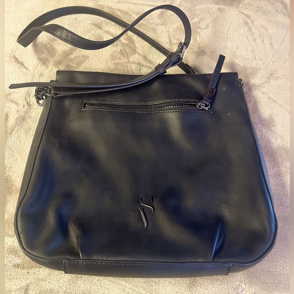 Vera Wang black shoulder purse